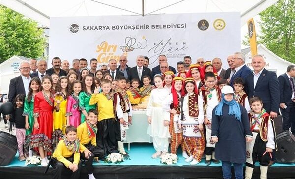 DÜNYA ARI GÜNÜ COŞKUYLA KUTLANDI