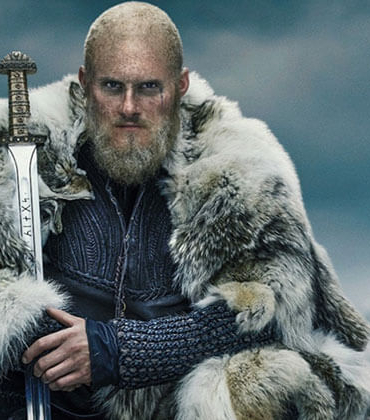 Alexander Ludwig yepyeni bir proje ile hayranlarının karşısına çıkmaya hazırlanıyor.
