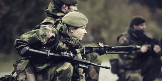 Norweç silahlı kuvvetleri kadınlardan oluşan özel kuvvetler eğitimlerini başlattı.