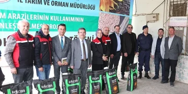 Bursa’da üreticilere dağıtılan ayçiçeği tohumları