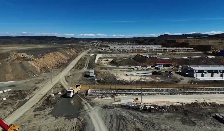 Kastamonu Devrekani Besi Organize Tarım Bölgesi’nde devam eden altyapı çalışmaları ve modern hayvancılık tesis alanı