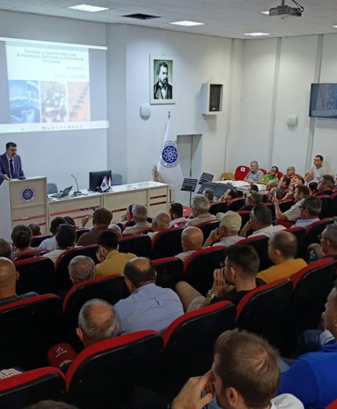 Tekirdağ Namık Kemal Üniversitesi’nde anıza ekim uygulamaları ve sürdürülebilir tarım konulu toplantıdan genel görünüm