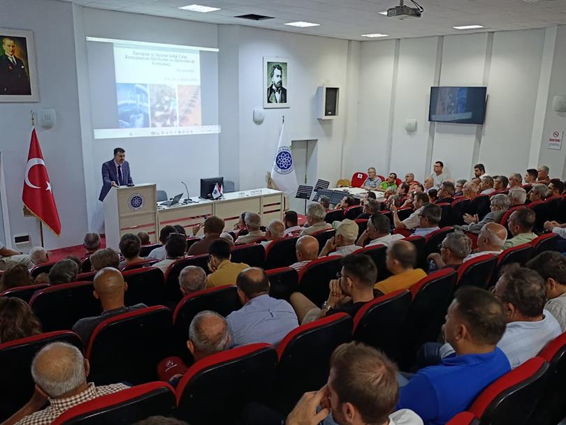 Tekirdağ Namık Kemal Üniversitesi’nde anıza ekim uygulamaları ve sürdürülebilir tarım konulu toplantıdan genel görünüm